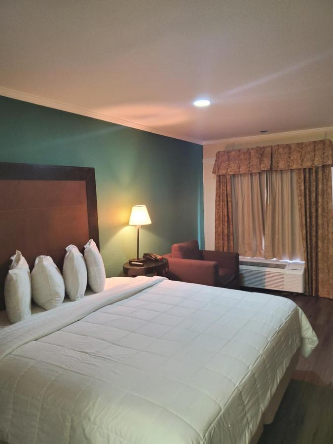 Deerfield Inn & Suites Madison Ngoại thất bức ảnh